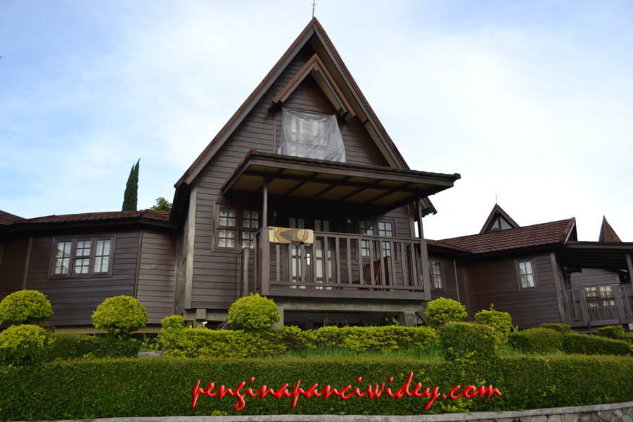 Villa Kayu Adrin Penginapan Ciwidey Bandung 1